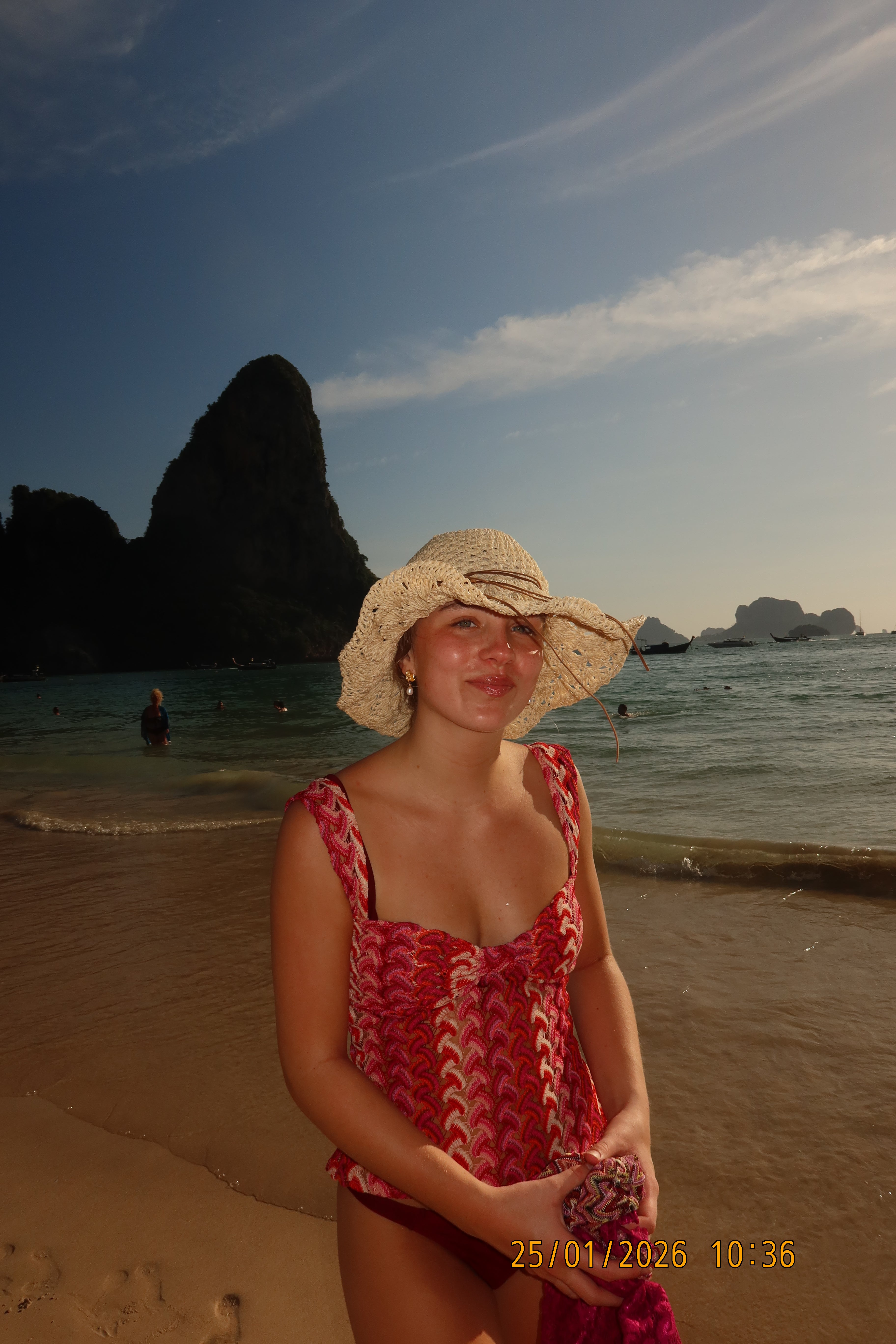 Hedda top red - preorder